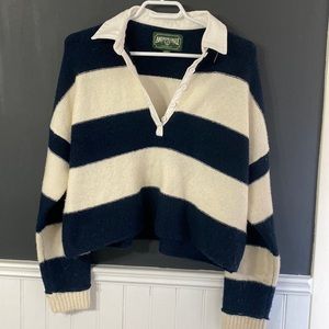 American Eagle - cropped polo neck blue and white sweater